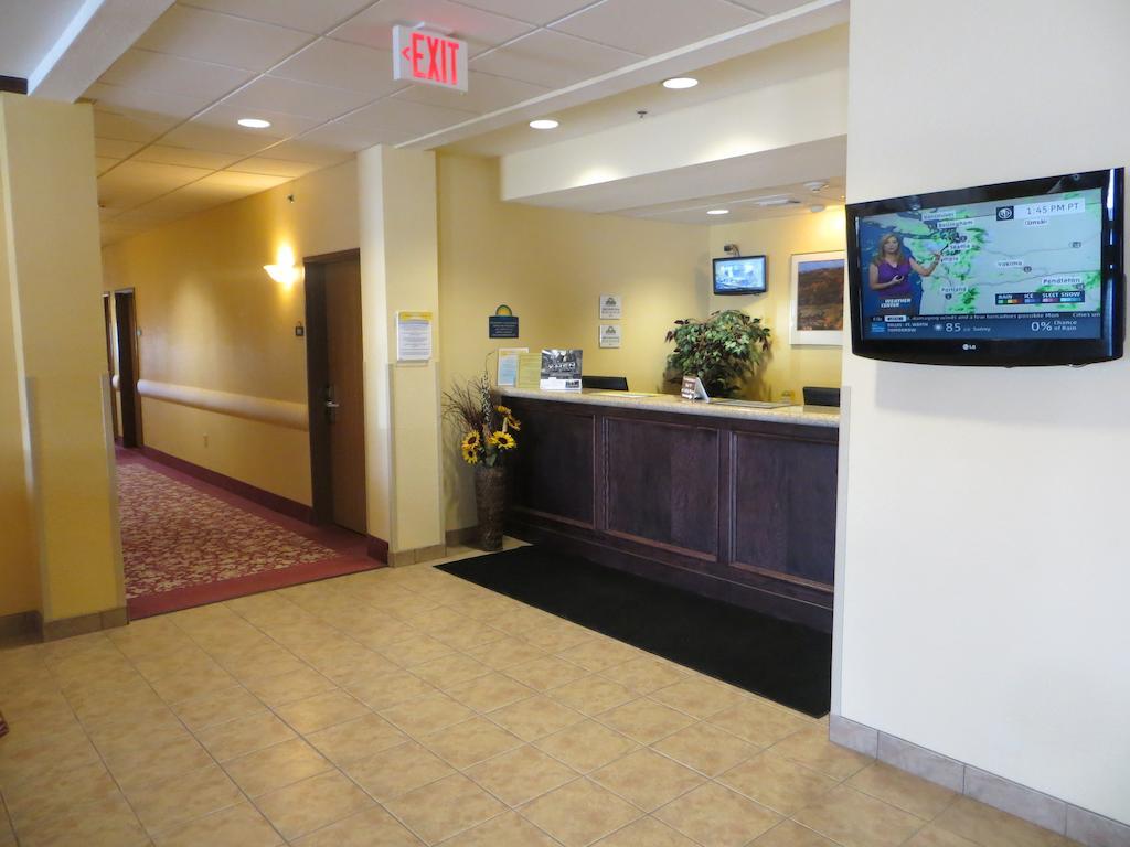 Days Inn By Wyndham Ellis Bagian luar foto
